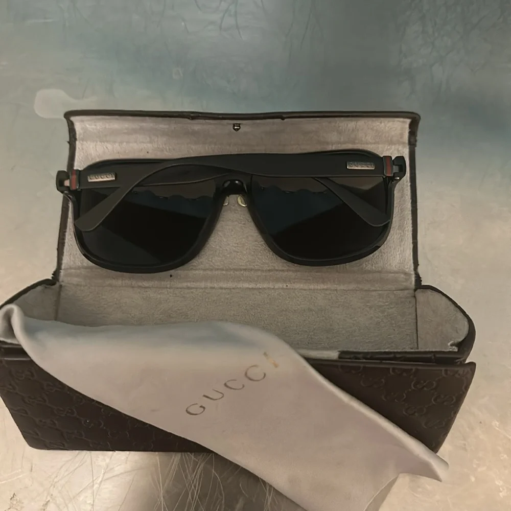 Used - Picture 5 of 8